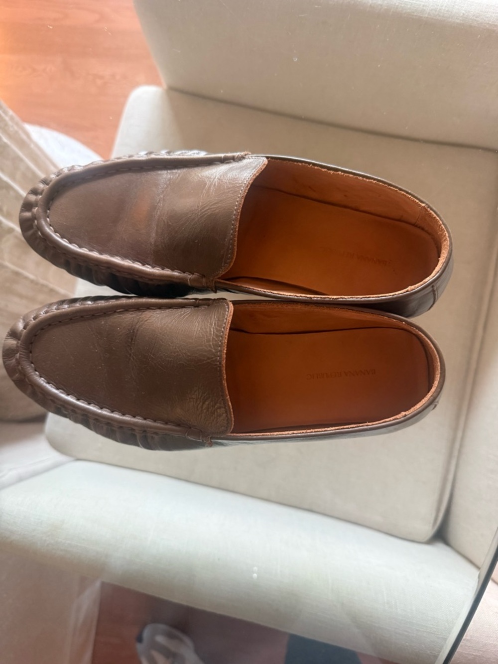 Banana Republic Brown Leather Moc-Toe women’s loafers. 9